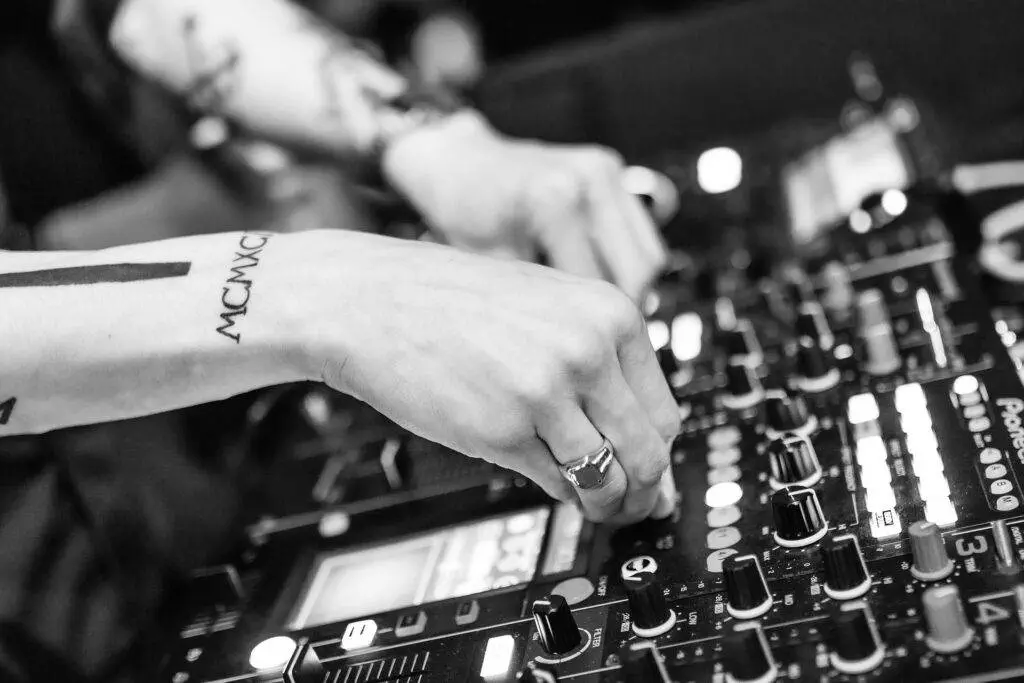 EDM, Music, Technology ,OP Miller, Serato, EDM, Serato DJ Pro, Serato Lite, Serato Studio, Serato DJ, Serato Sample, DJ Serato Controller, Serato.com, Mason Vera Paine, Millennial, Unabridged Millennial, House, Trance, Techno, CDJ, Pioneer, Newark, Roland