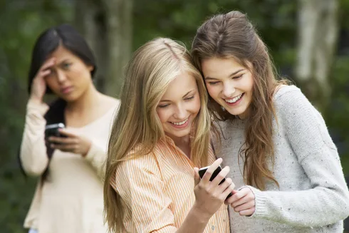 Social Media, College, Harvard, Facebook, Twitter, Snap Chat, Instagram, Mason Vera Paine, Millennial, Mistakes, Kaplan, Yariv Alpher
